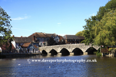 Bridge over the River Avon, Fordingbridge town