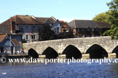 Bridge over the River Avon, Fordingbridge town