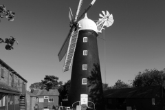 Dobsons Windmill, Burgh le Marsh village