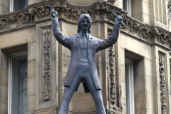 Statue of Ringo Star, Hard Day's Night Hotel