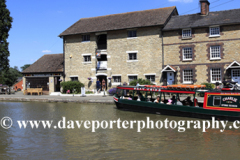 Narrowboats, Grand Union Canal, Stoke Bruerne