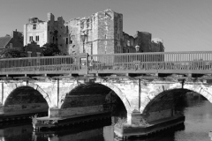 Bridge over the river Trent, Newark Castle