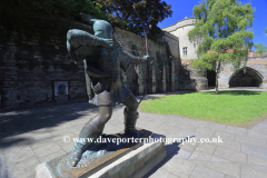 Statue of Robin Hood outside Nottingham Castle