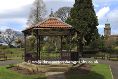 The ruins of Bridgnorth Castle, Bridgnorth town