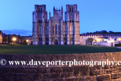 Cathedral church of St Andrews in Wells, at night