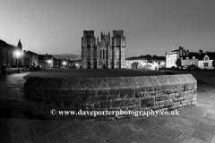 Cathedral church of St Andrews in Wells, at night