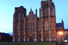 Cathedral church of St Andrews in Wells, at night