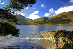 The shoreline and Mellbreak Fell, Crummock Water