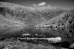 Glyder Fach mountain; Lyln Cwmffynnon