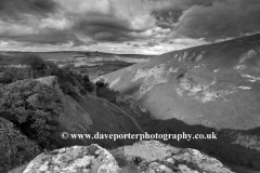 Cave Dale and Peveril Castle, Castleton village