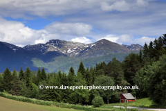 Mountains, the village of Norheimsund, Hardangerfjord